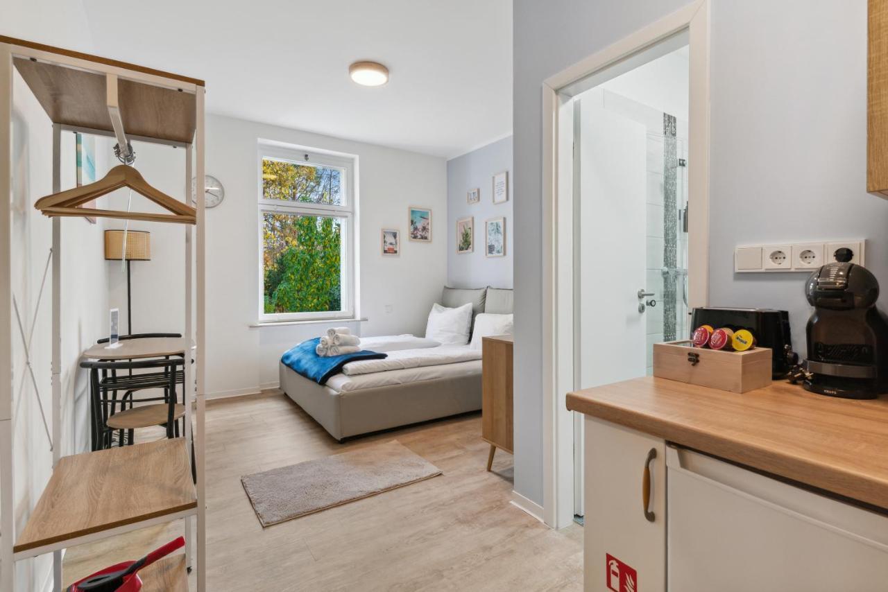 Vorstadtoase - 2 Personen - Eichwalde, Naehe Ber - Queensize-Bett, Netflix, Parken מראה חיצוני תמונה